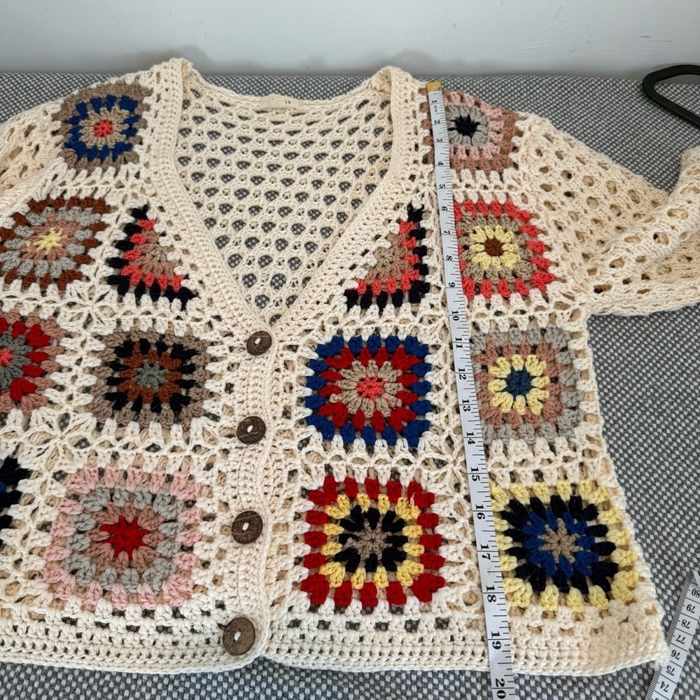 Debut Crochet Cream Granny Square Cardigan Sweater size M - Picture 9 of 11